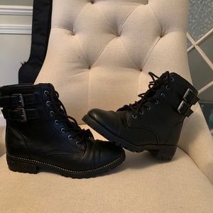SO girls boots size 3